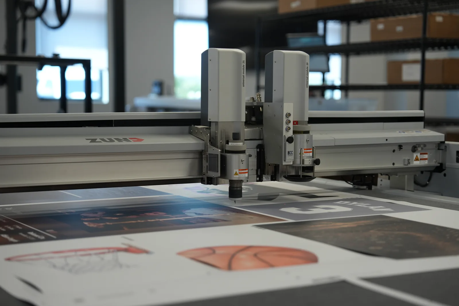 Cutting printed artwork on a Zünd flatbed cutter